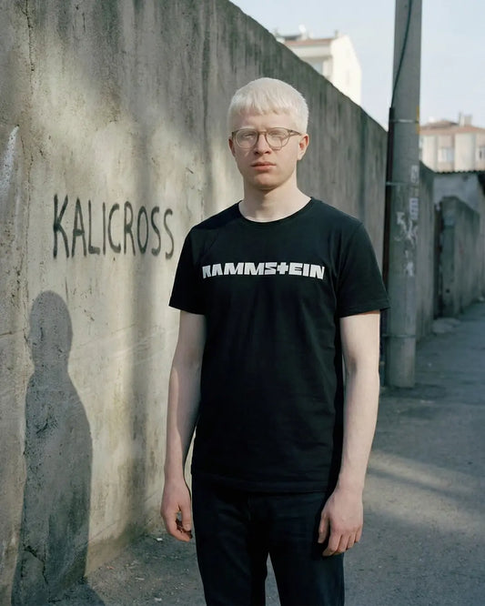 2025'in Yıkıcı Riffleri ve Geçmişe Duyulan O İnce Özlem